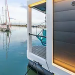 Botel The Homeboat Company Parque Nacoes-lisboa