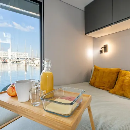 The Homeboat Company Parque Nacoes-lisboa Hotel en barco Lisboa
