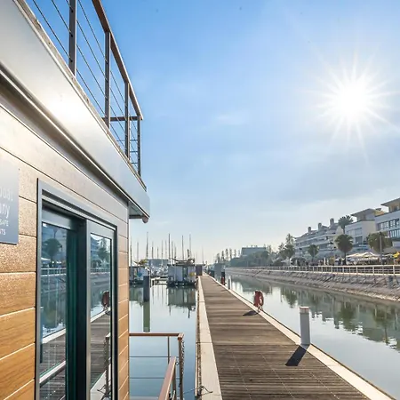 Hotel en barco The Homeboat Company Parque Nacoes-lisboa *