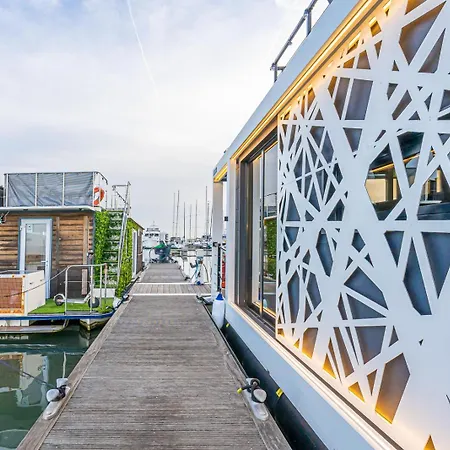 The Homeboat Company Parque Nacoes-lisboa * Lisbon