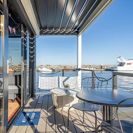 Botel The Homeboat Company Parque Nacoes-lisboa Lisbon