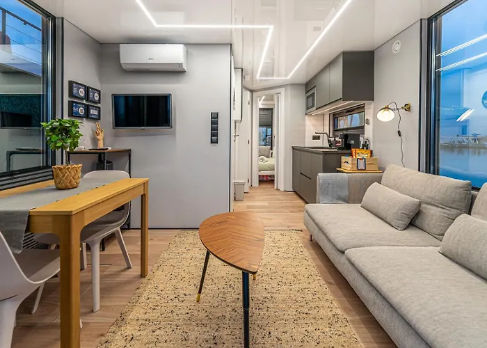 The Homeboat Company Parque Nacoes-lisboa Botel