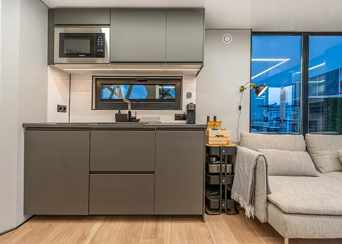 The Homeboat Company Parque Nacoes-lisboa * Lisbon