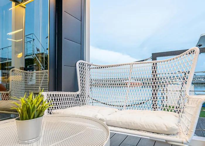 The Homeboat Company Parque Nacoes-lisboa Botel Lisbon