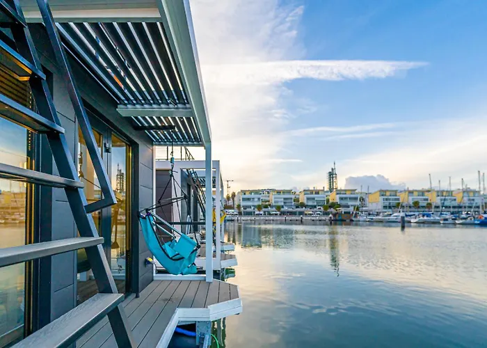 Botel The Homeboat Company Parque Nacoes-lisboa *