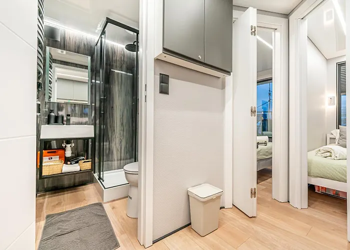 The Homeboat Company Parque Nacoes-lisboa Botel *