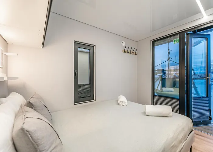 The Homeboat Company Parque Nacoes-lisboa