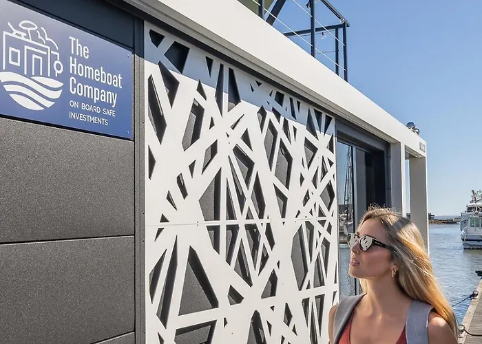 Botel The Homeboat Company Parque Nacoes-lisboa *