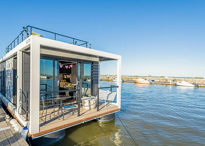 Botel The Homeboat Company Parque Nacoes-lisboa Lisbon