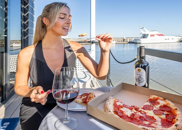 The Homeboat Company Parque Nacoes-lisboa