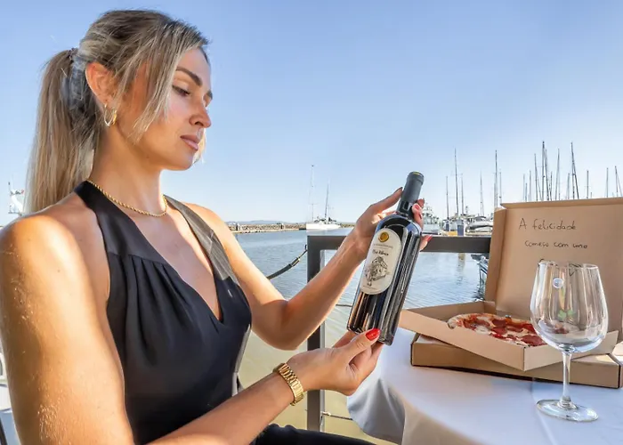 Botel The Homeboat Company Parque Nacoes-lisboa Lisbon