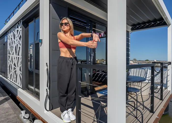 The Homeboat Company Parque Nacoes-lisboa Botel