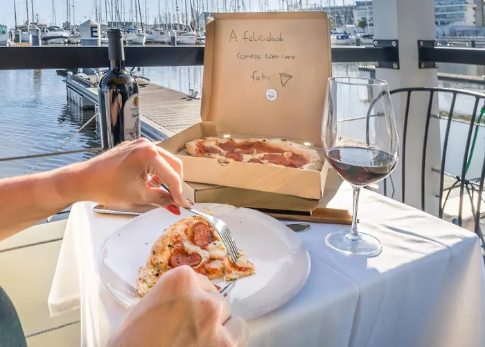 Botel The Homeboat Company Parque Nacoes-lisboa Lisbon