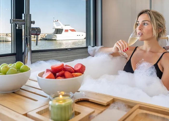 The Homeboat Company Parque Nacoes-lisboa Lisbon