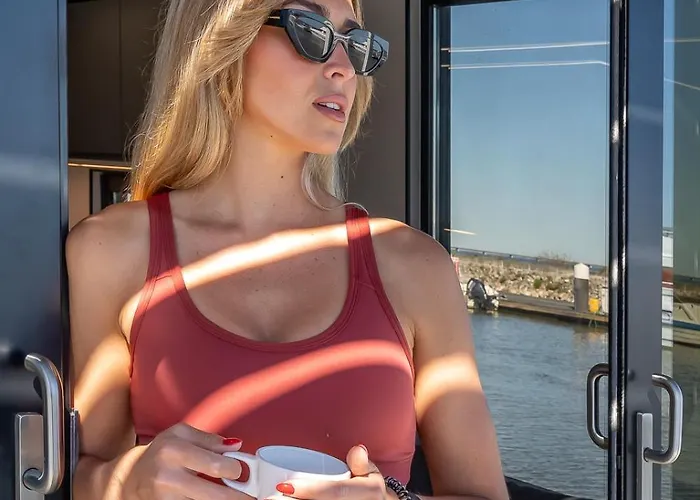 The Homeboat Company Parque Nacoes-lisboa Botel