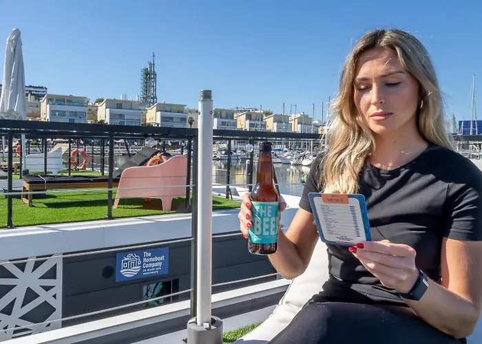 Botel The Homeboat Company Parque Nacoes-lisboa Lisbon